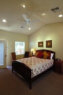 Queen's Inn By the River