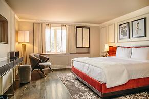 The Drake Oak Brook, Autograph Collection