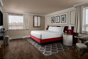 The Drake Oak Brook, Autograph Collection