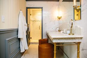 The Drake Oak Brook, Autograph Collection