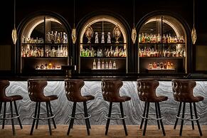 The Drake Oak Brook, Autograph Collection