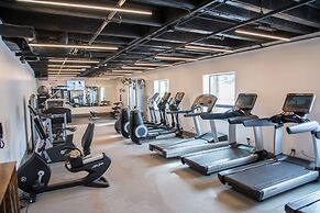 The Drake Oak Brook, Autograph Collection