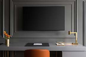 The Drake Oak Brook, Autograph Collection