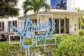 North Beach Hotel