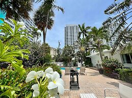 North Beach Hotel