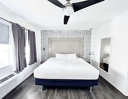 North Beach Hotel