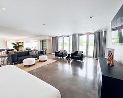 North Beach Hotel