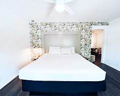 North Beach Hotel