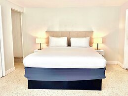 North Beach Hotel