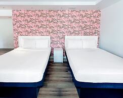 North Beach Hotel
