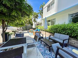 North Beach Hotel