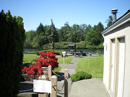 Campbell River Lodge by Riverside