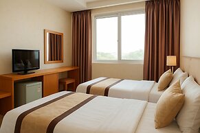 S79 Happy Hotel 2