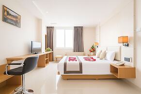 S79 Happy Hotel 2