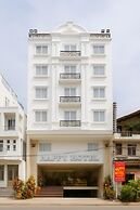 S79 Happy Hotel 2