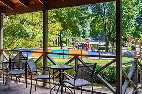 Discovery Parks - Bright