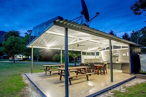 Discovery Parks - Bright