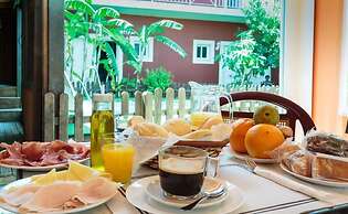 Hostal Alhaja Playa