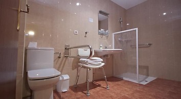 U-Hotel Dario Lugo