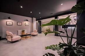 U-Hotel Dario Lugo