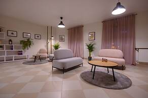 U-Hotel Dario Lugo