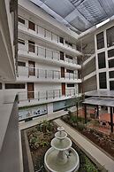 Crown Regency Courtyard Resort