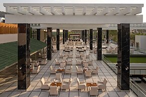 DOBEDAN WORLD PALACE