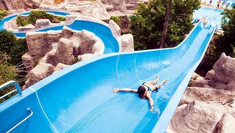 DOBEDAN WORLD PALACE