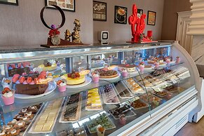 DOBEDAN WORLD PALACE