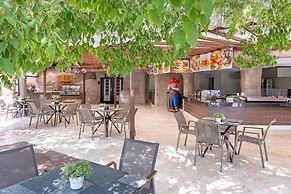 DOBEDAN WORLD PALACE