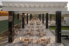 DOBEDAN WORLD PALACE