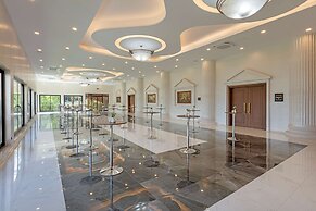 DOBEDAN WORLD PALACE