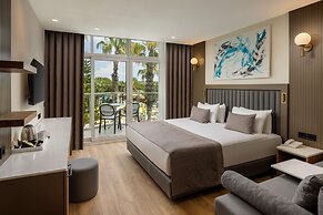 DOBEDAN WORLD PALACE