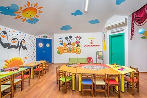 DOBEDAN WORLD PALACE