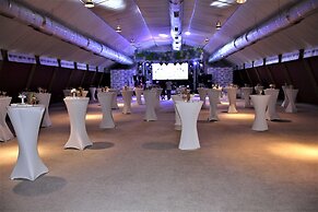 DOBEDAN WORLD PALACE