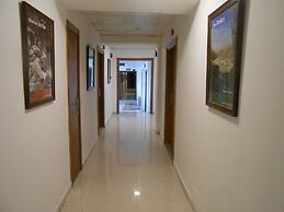 Seven Days Hotel