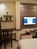 Seven Days Hotel
