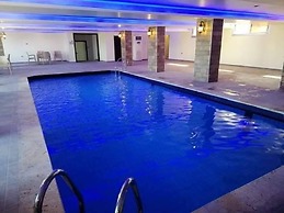 Seven Days Hotel