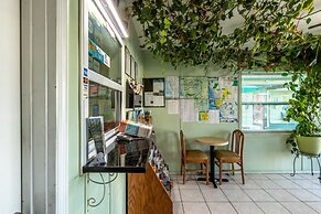 Sunshine Inn & Suites Venice, FL