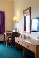 White Oak Inn & Suites