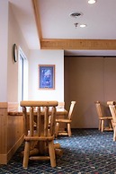 White Oak Inn & Suites