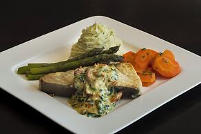 Sinbad's Hotel & Suites