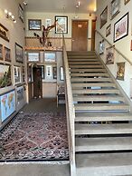 Rawlins Western Lodge