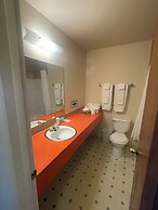 Rawlins Western Lodge