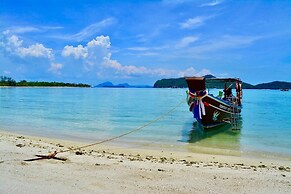 Sibaja Palms Sunset Beach Apartment