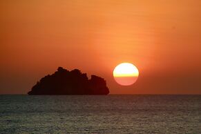 Sibaja Palms Sunset Beach Apartment