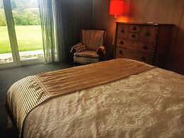 Hakarimata Lodge - Riverside Sanctuary