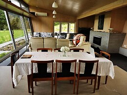 Hakarimata Lodge - Riverside Sanctuary