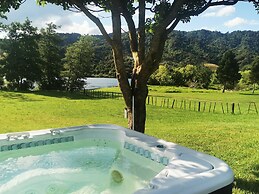 Hakarimata Lodge - Riverside Sanctuary