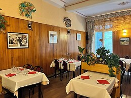 Hotel Les Arcades